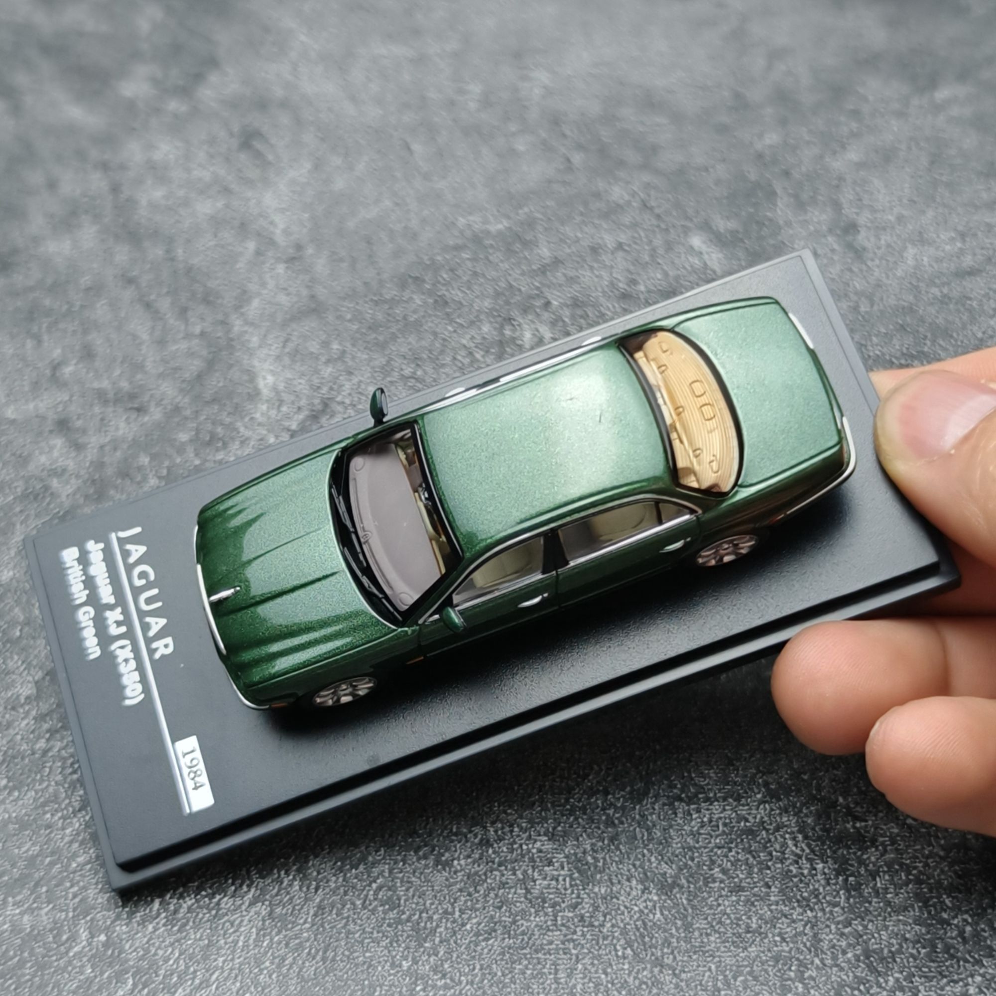 AR BOX Diecast 1:64 Scale XJ6  - Die Cast Car 1 64 ulasan dan harga